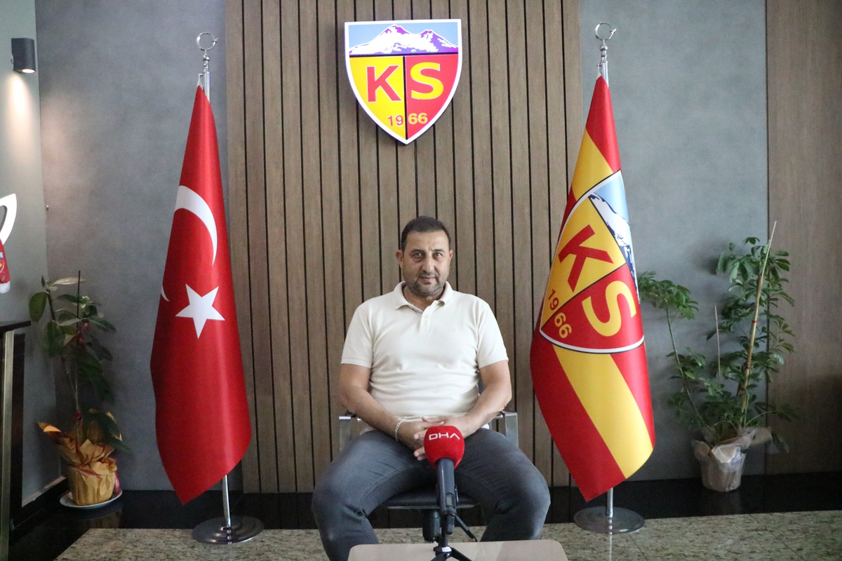 Sportif Direkt&ouml;r İ&ccedil;g&uuml;l, 19 puanla averaj lideri Kayserispor'da istikrar istedi