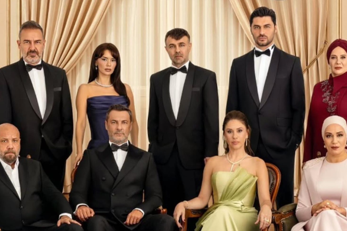 Kızılcık Şerbeti\'nde şok ayrılık! İki senarist birden gitti