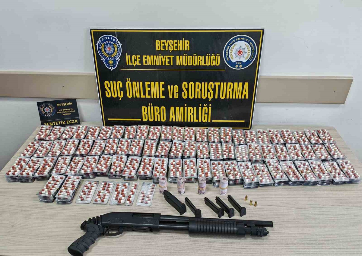 Konya Beyşehir\'de uyuşturucu operasyonunda 4 bin 203 hap ele geçirildi