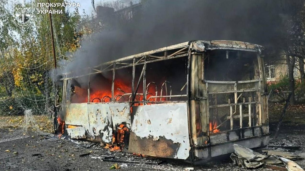 Rusya, Kramatorsk\'ta sivil otobüslere planör saldırısı düzenledi, en az 30 kişi öldü