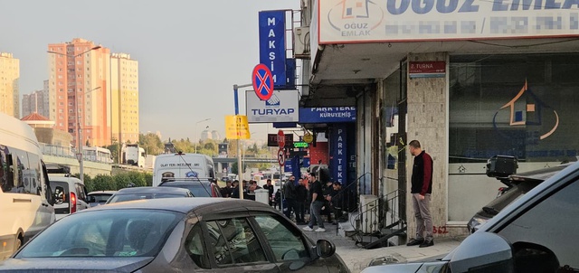 Eğlence mekanında çatışma! 1'i polis 2 kişi öldü