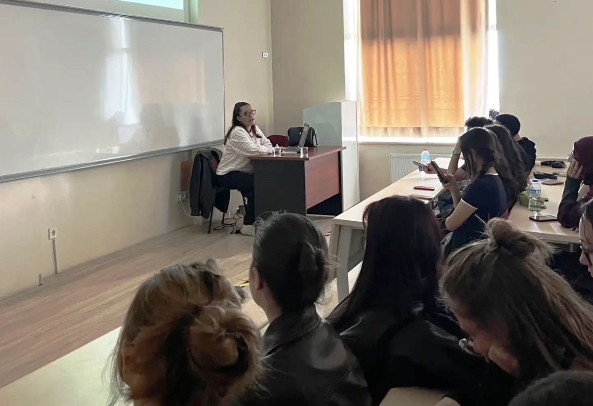 Aile ve Sosyal Hizmetler, DPÜ\'de genç kadınlara dijital şiddet eğitimi verdi