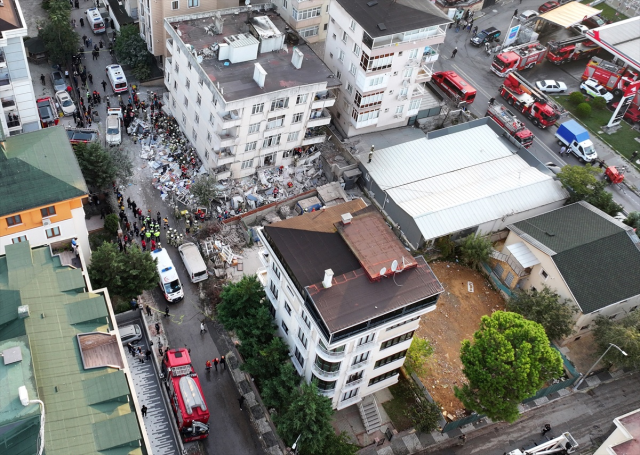 Maltepe Belediye Başkanı Köymen: İstanbul'da çöken binanın üst 2 katı kaçak