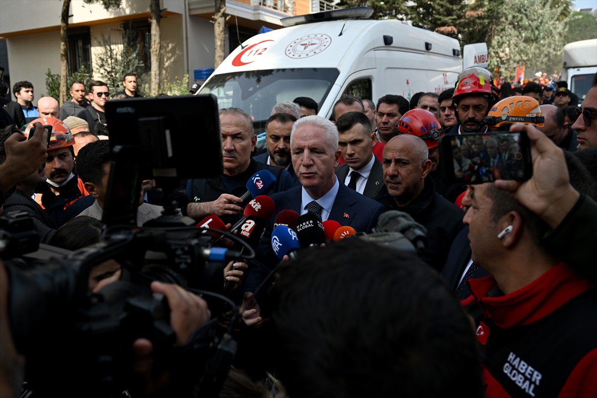 İstanbul Maltepe\'de çöken binada 2 ölü, kontrollü yıkım başlayacak, 3 kişi aranıyor