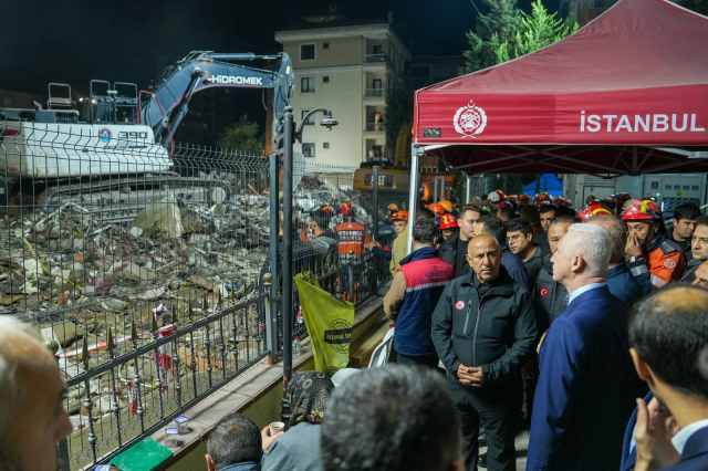 İstanbul Valisi Davut Gül: Maltepe'de çöken binanın enkazının altında yangın var