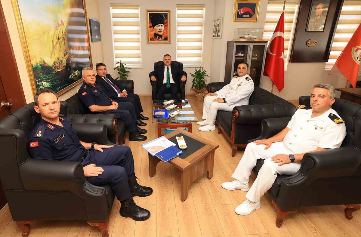Muğla asayiş toplantısı Sahil Güvenlik\'te Vali Akbıyık başkanlığında yapıldı.