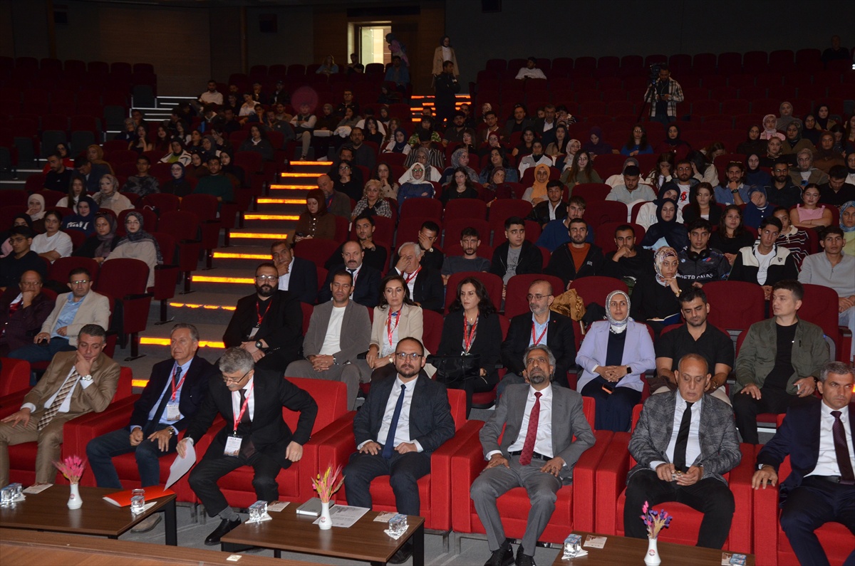 Muş\'ta Uluslararası Doğu ve Güneydoğu Anadolu Beylikleri Sempozyumu başladı