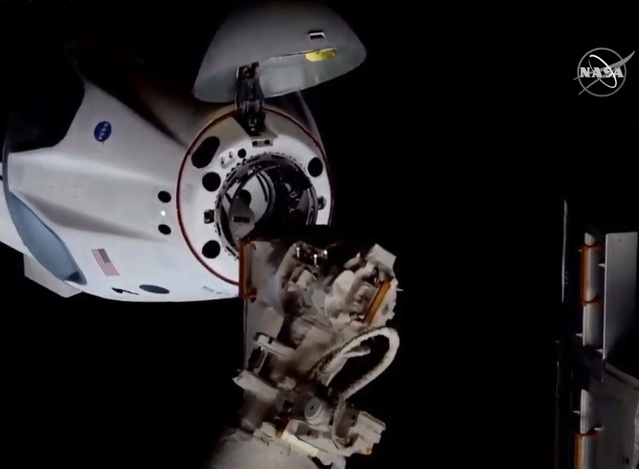 Crew-12 mürettebatı ISS'ten ayrıldı, Dragon perşembe Kaliforniya'ya inecek
