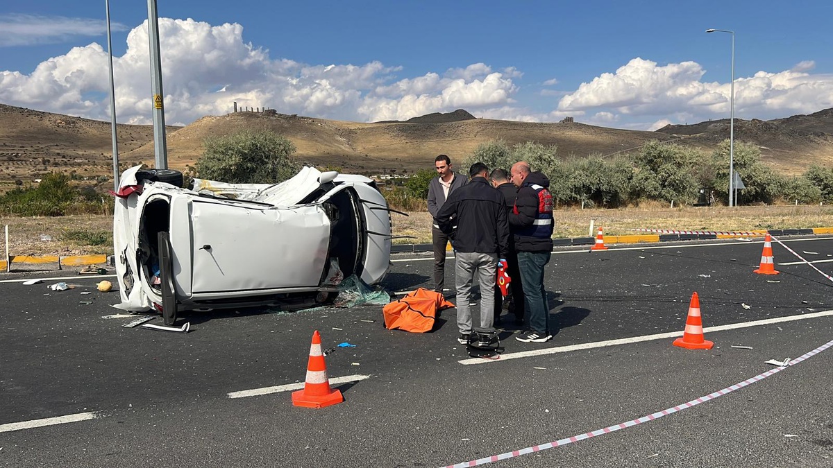 Nevşehir\'de kamyonetle çarpışan otomobildeki çift öldü, 1 kişi yaralandı