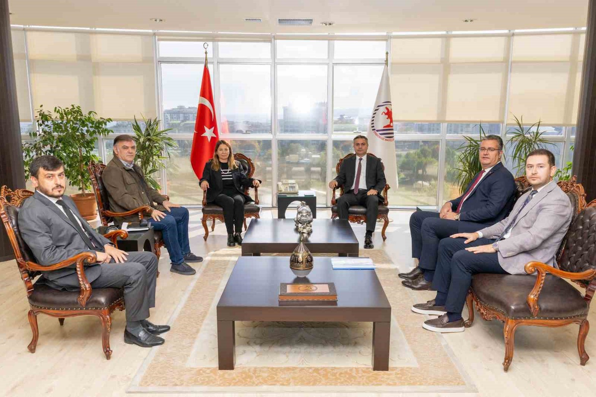 OMÜ Rektörü Aydın, Bafra Kaymakamı Altınpınar\'ı ağırladı; iş birliği görüşüldü