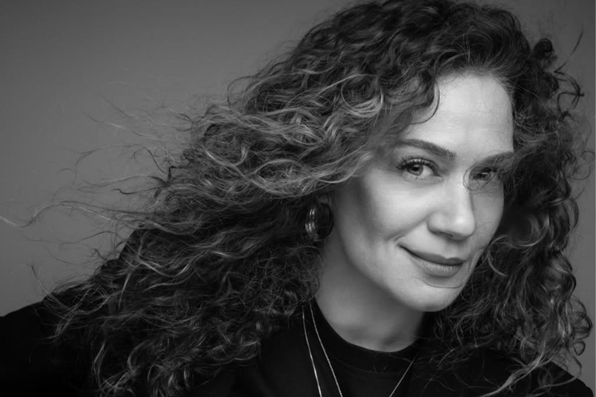 Özge Borak\'ın babası merdivenlerden düştü: İki kat aşağı yuvarlandı