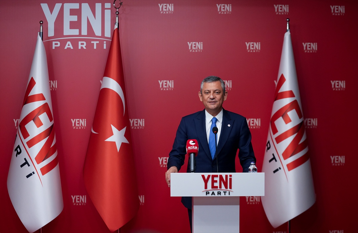 Özgür Özel, TİP lideri Baş ile görüştü, erken seçime hazır mesajı verdi
