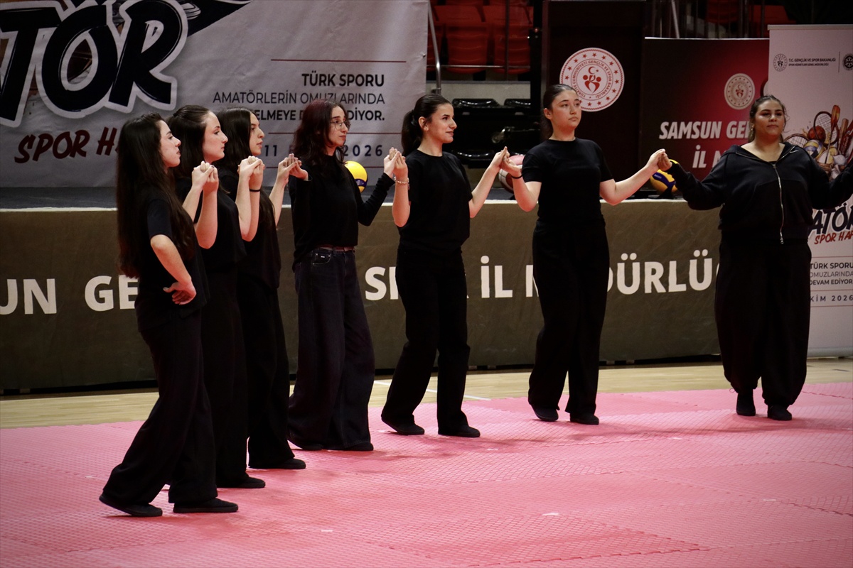 Samsun\'da Amatör Spor Haftası\'nda sporcular yürüdü, 175 antrenörle çalışılıyor