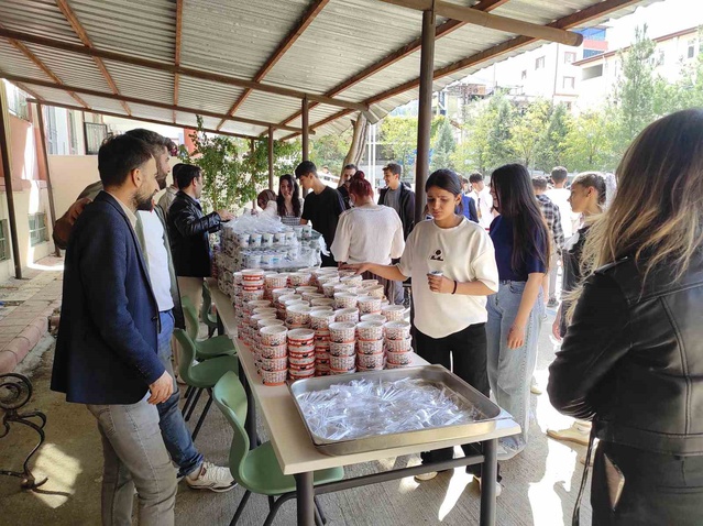 Sason Anadolu Lisesi'nde okul aile birliği yeni öğrenciler için şenlik düzenledi
