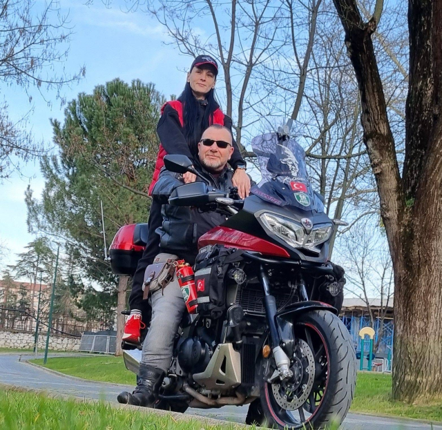 Seslendirme sanatçısı Ali Bilensir motosiklet kazasında can verdi! Eşi korkunç anlara tanık oldu