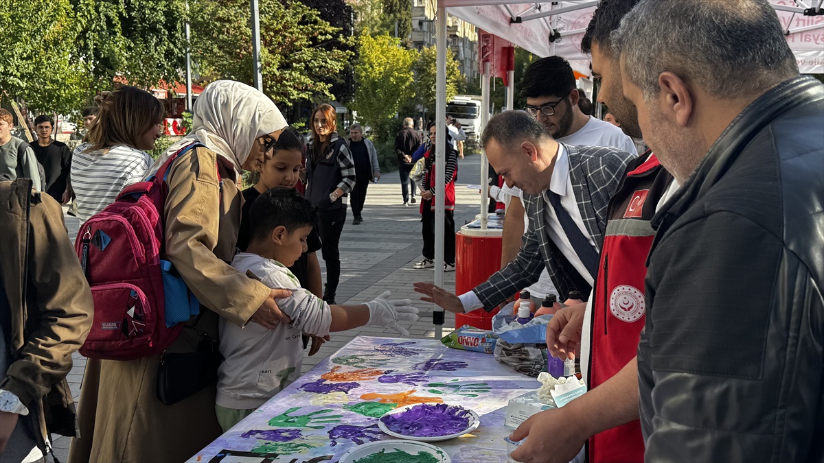 Siirt\'te kadına yönelik şiddete karşı mahalle buluşmasında ŞÖNİM hizmetleri tanıtıldı