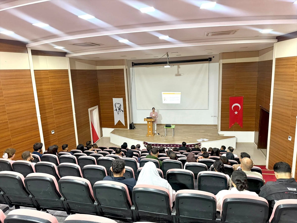 Silopi\'de evlilik kredisi alan gençlere finansal okuryazarlık eğitimi verildi