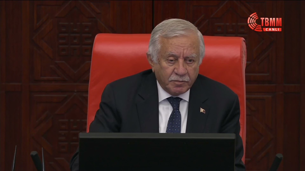 TBMM Genel Kurulu... Muhalefetin "fon" önergesine AK Partili Akbaşoğlu\'ndan yanıt: Meclis araştırma komisyonunu \'suçsuz insanları suçlama\' aleti yapmayalım