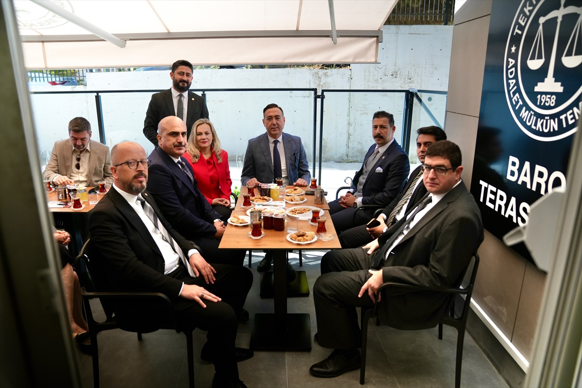 Tekirdağ Barosu\'nun avukatlara hizmet verecek Baro Teras Kafe\'si adliyede açıldı