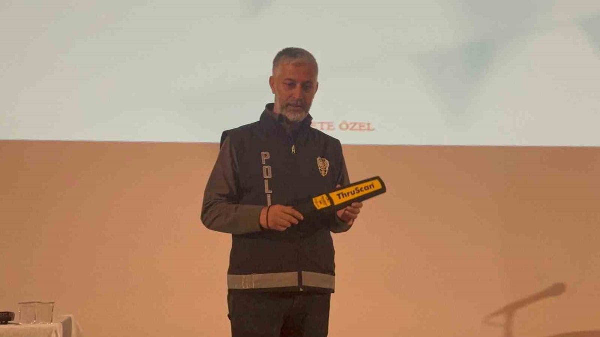 Tekirdağ Muratlı\'da bahçe görevlilerine el dedektörlü güvenlik eğitimi düzenlendi
