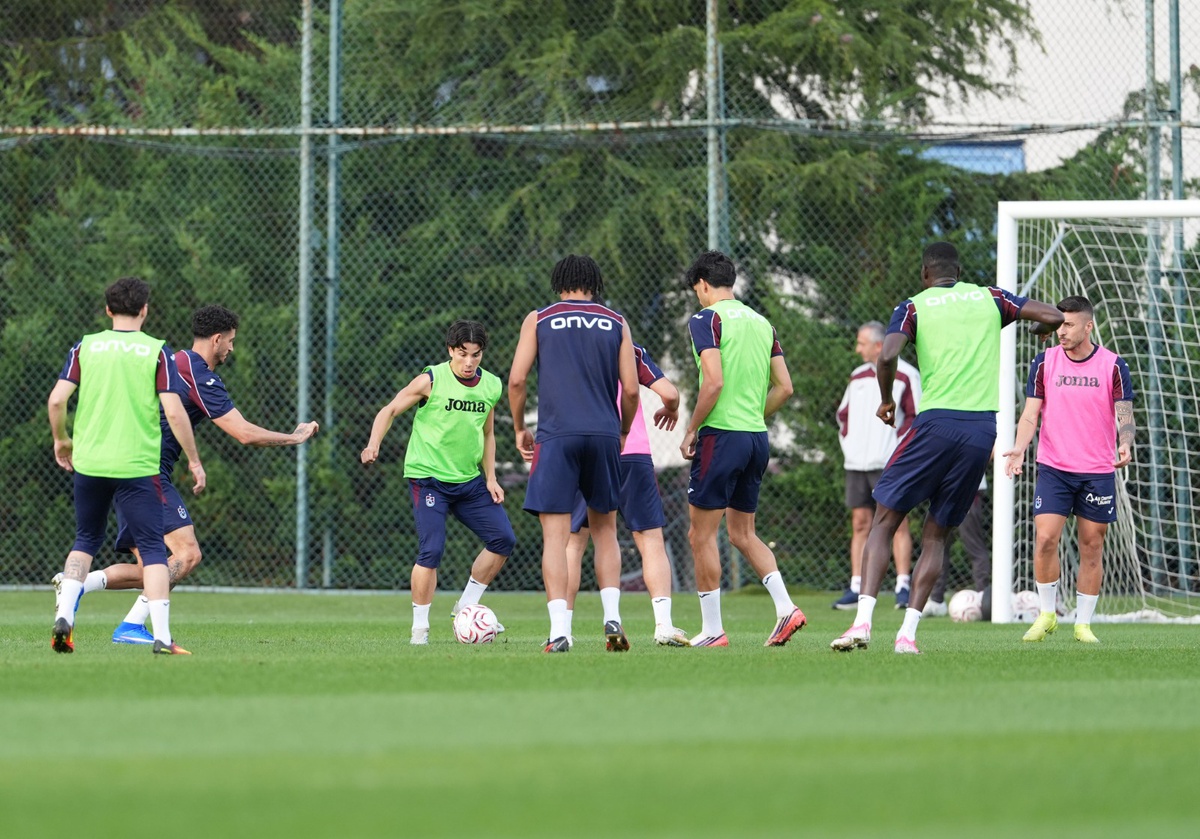 Trabzonspor, deplasmandaki Samsunspor maçı hazırlığını 16.00 antrenmanıyla sürdürdü