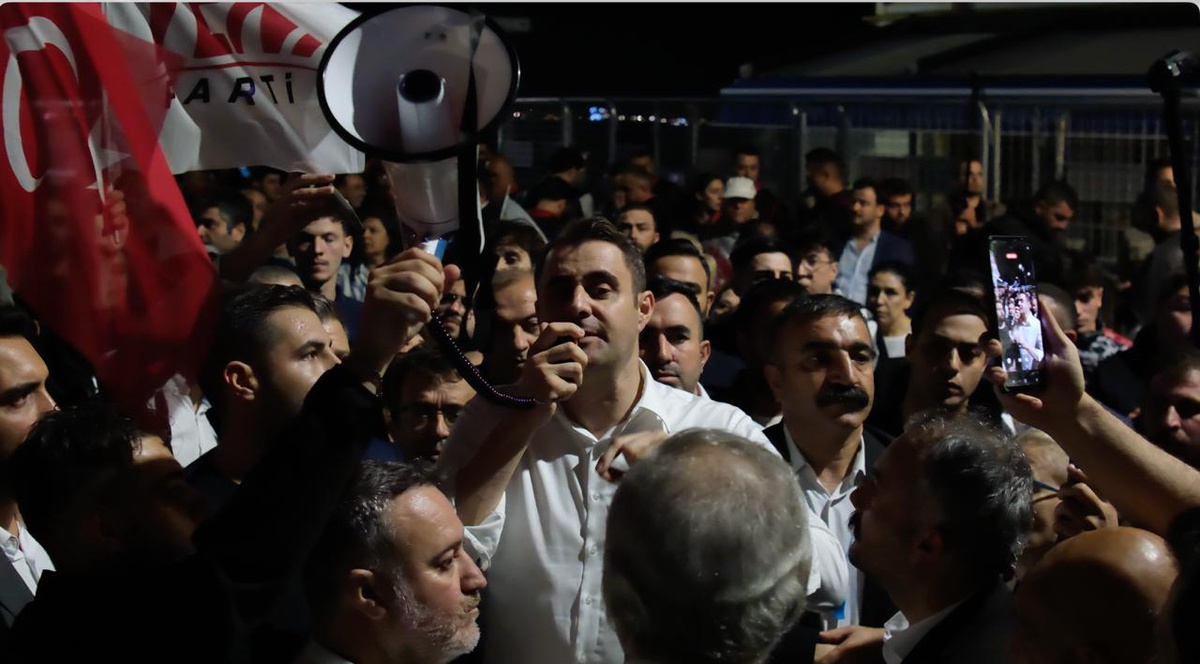 YENİ Parti İzmir İl Başkanı Güç, Cemil Tugay\'a istifa çağrısı yaptı, eylemler sürecek