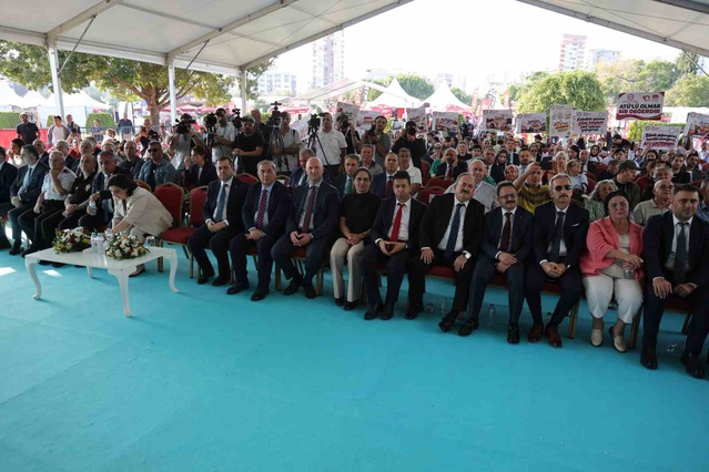 Adana Lezzet Festivali'nin 10'uncusu 1 milyonun üzerinde ziyaretçi hedefiyle başladı