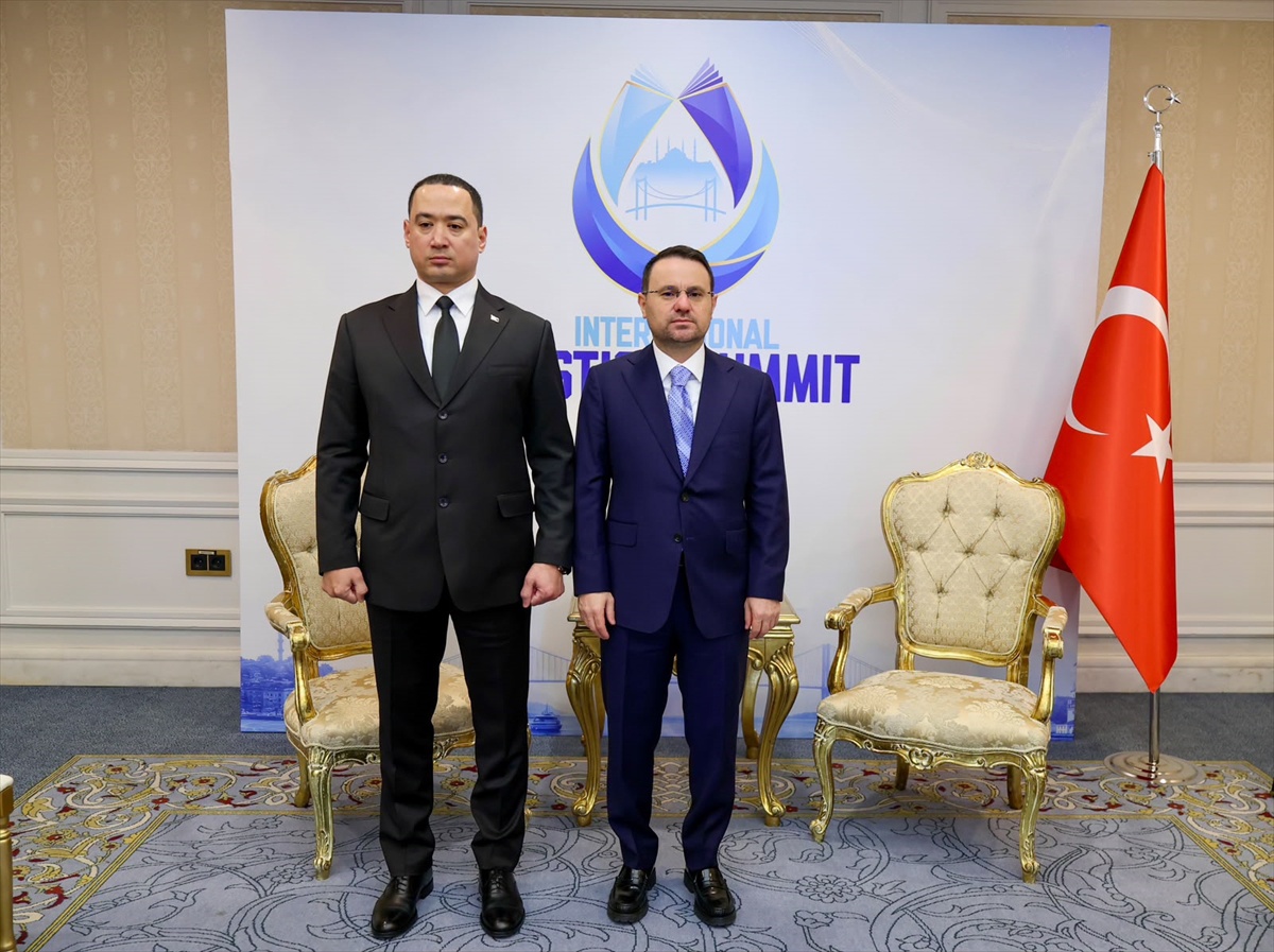 Adalet Bakanı Gürlek, Zirve\'de Arnavutluk, Cezayir ve Türkmen yetkililerle görüştü