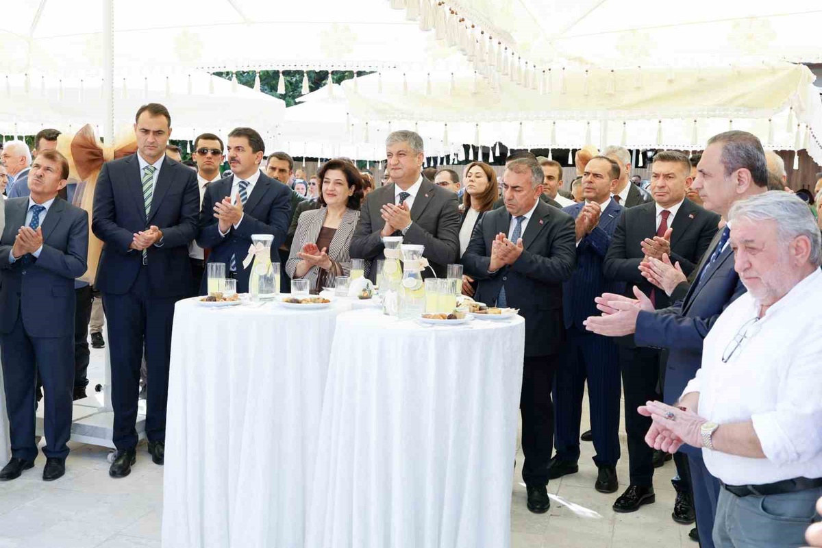 Adana Valiliği\'nin projesiyle tarihi Selamlık, Sofra Mirası Evi olarak açıldı