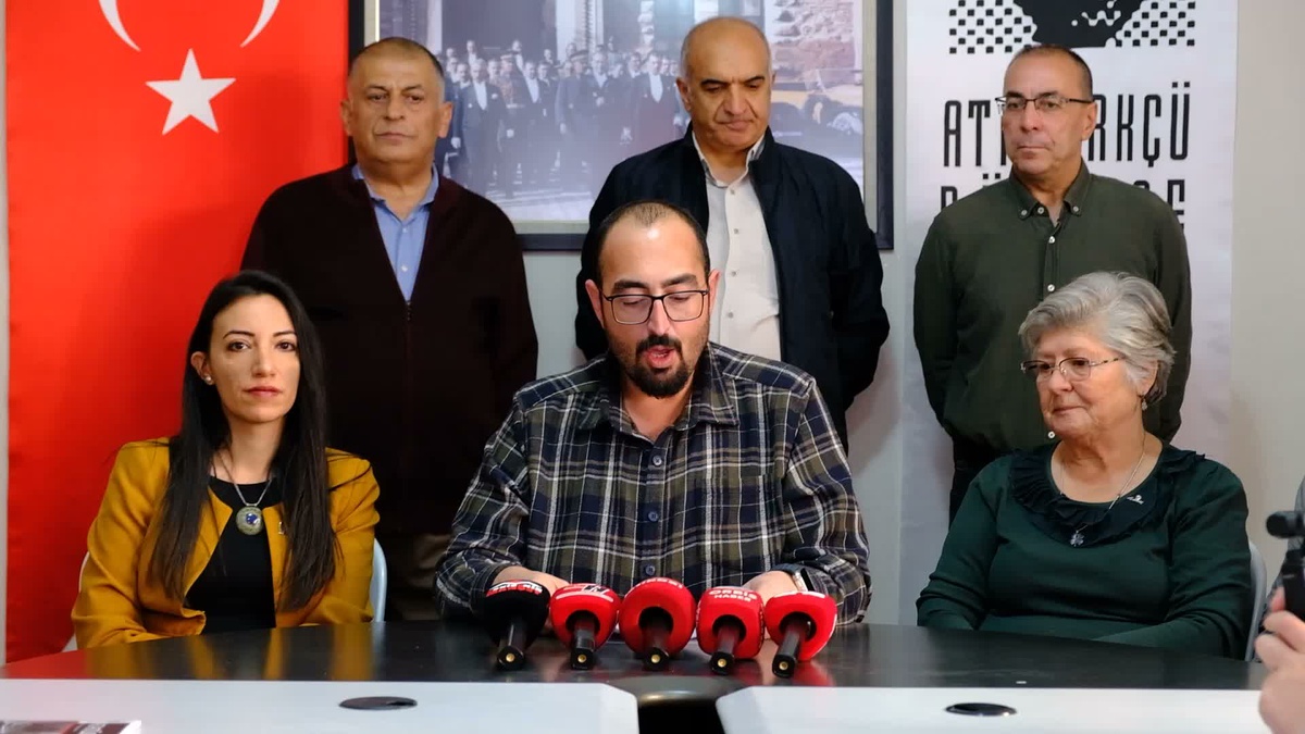 Kaymaz\'daki maden toplantısında Atatürk\'lü pankarta ADD Eskişehir\'den kınama geldi