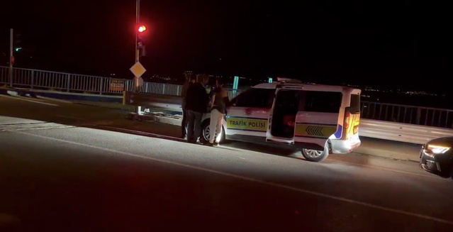 Adıyaman'ın Kahta ilçesinde kavşakta çarpışan iki otomobilde 4 kişi yaralandı