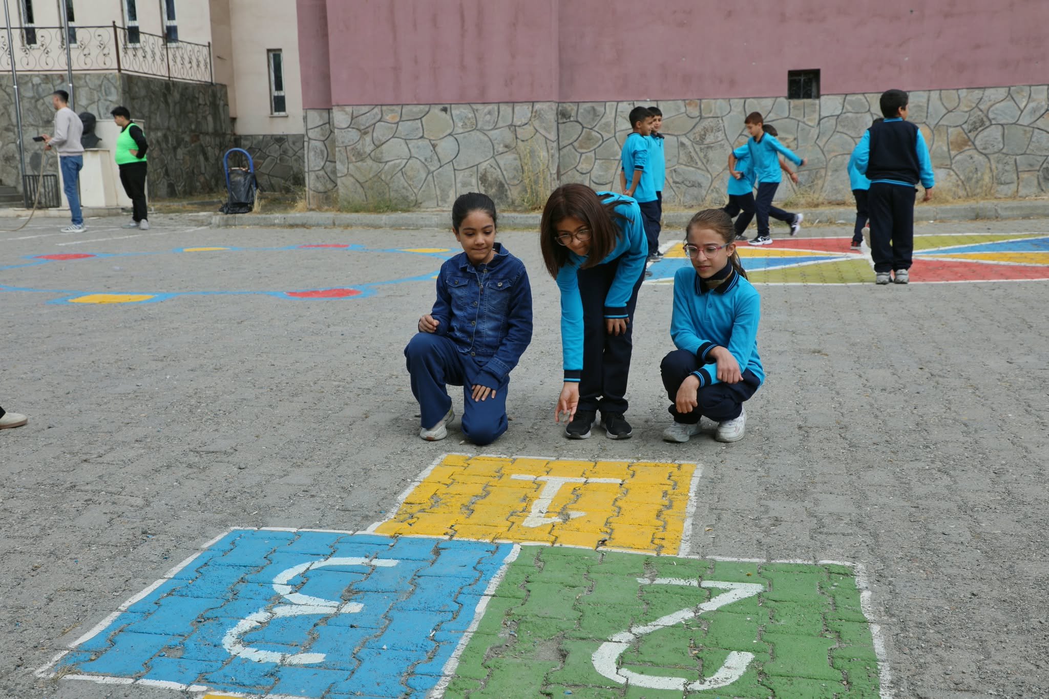 Ağrı'da geleneksel çocuk oyunları 843 okulda 85 bin 812 öğrenciyle buluştu