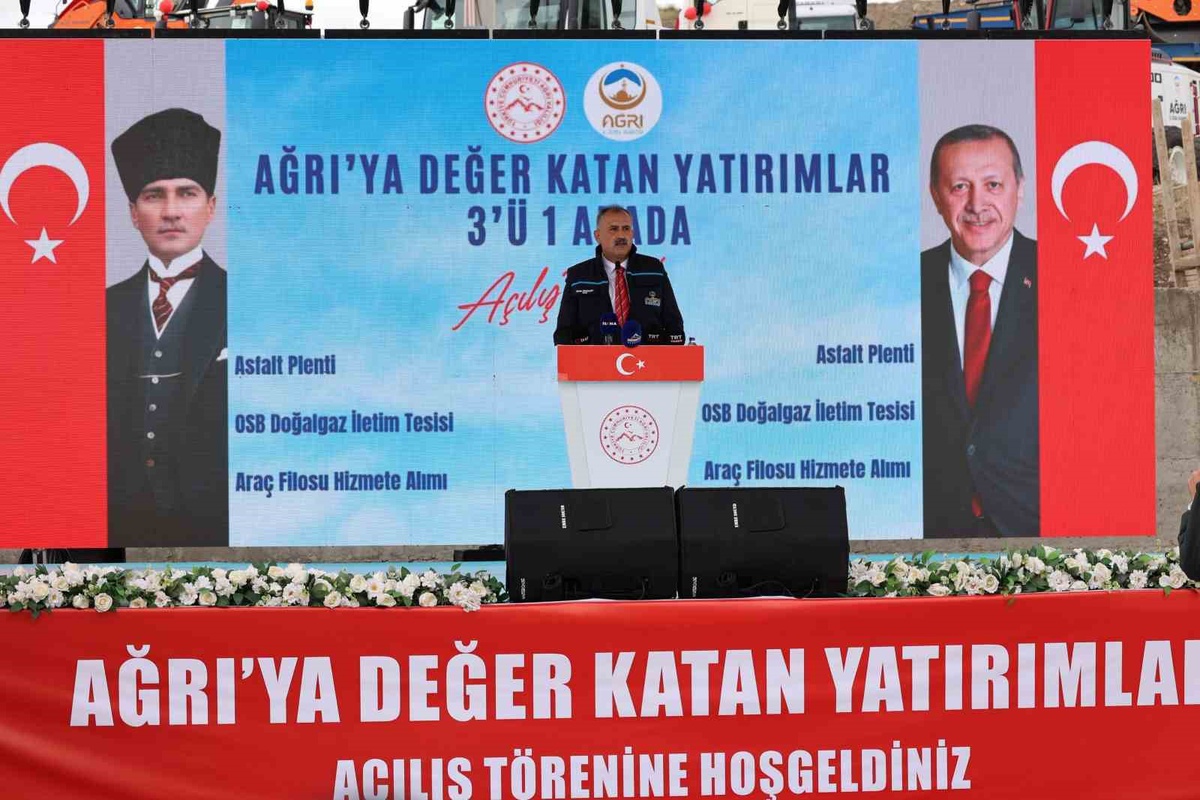 Ağrı\'da yaklaşık 1 milyar liralık üç yatırım Vali Bozkurt\'un katılımıyla hizmete alındı