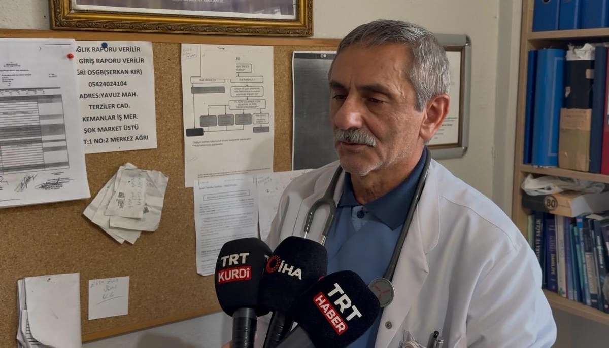 Ağrı Tutak\'ta 37 yıldır görev yapan Dr. Cihan Ökten sabit telefonla iletişim kuruyor