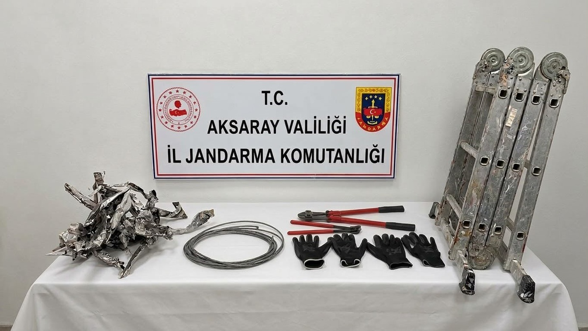 Aksaray Yenikent\'te kablo çalan 2 şüpheli JASAT takibiyle yakalanıp mahkemece tutuklandı