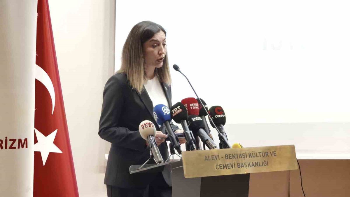 Alevi-Bektaşi Cemevi Başkanlığı 200 inanç önderiyle istişare toplantısı düzenledi
