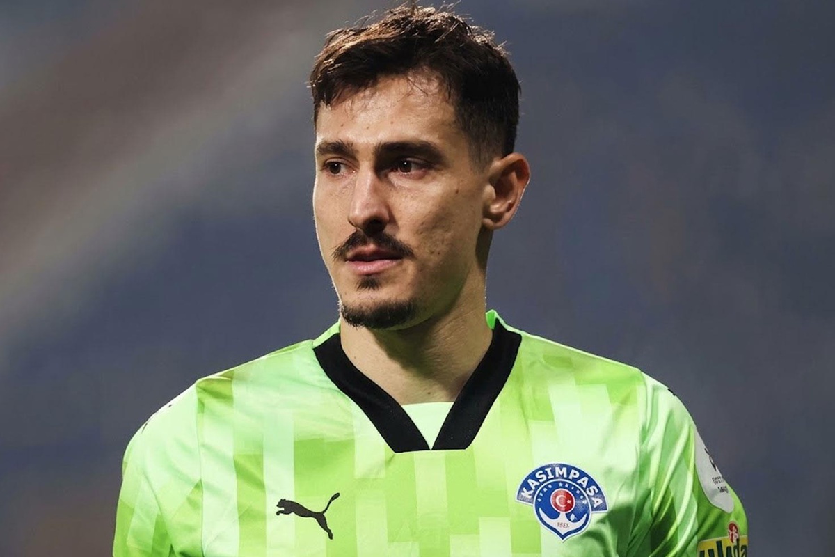 Andreas Gianniotis\'ten Galatasaray\'a karşı tarihi performans