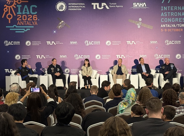 Atasever, kronik hastaların ticari uzay istasyonlarına gidebileceğini kaydetti