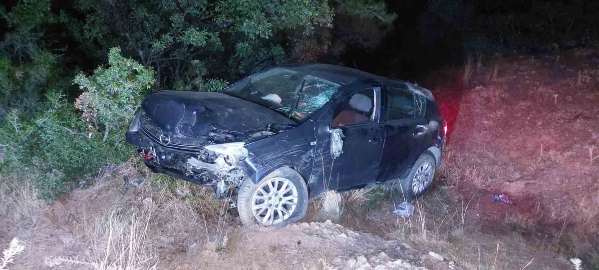 Aydın Efeler\'de dün akşam otomobil tarlaya uçtu, sürücü yaralandı