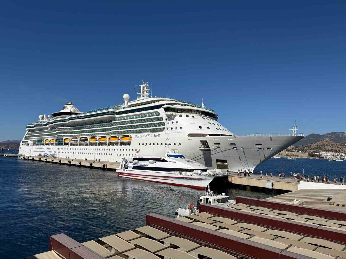 Brilliance Of The Seas kruvaziyeri, Muğla\'nın Bodrum\'una 2 bin 242 yolcu getirdi