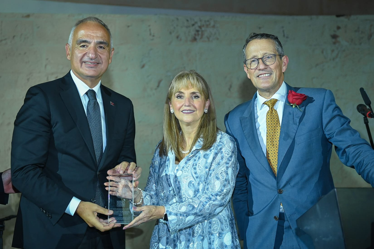 Bakan Ersoy, Türkiye turizminin WTTC Global Champion ödülüne layık görüldüğünü açıkladı