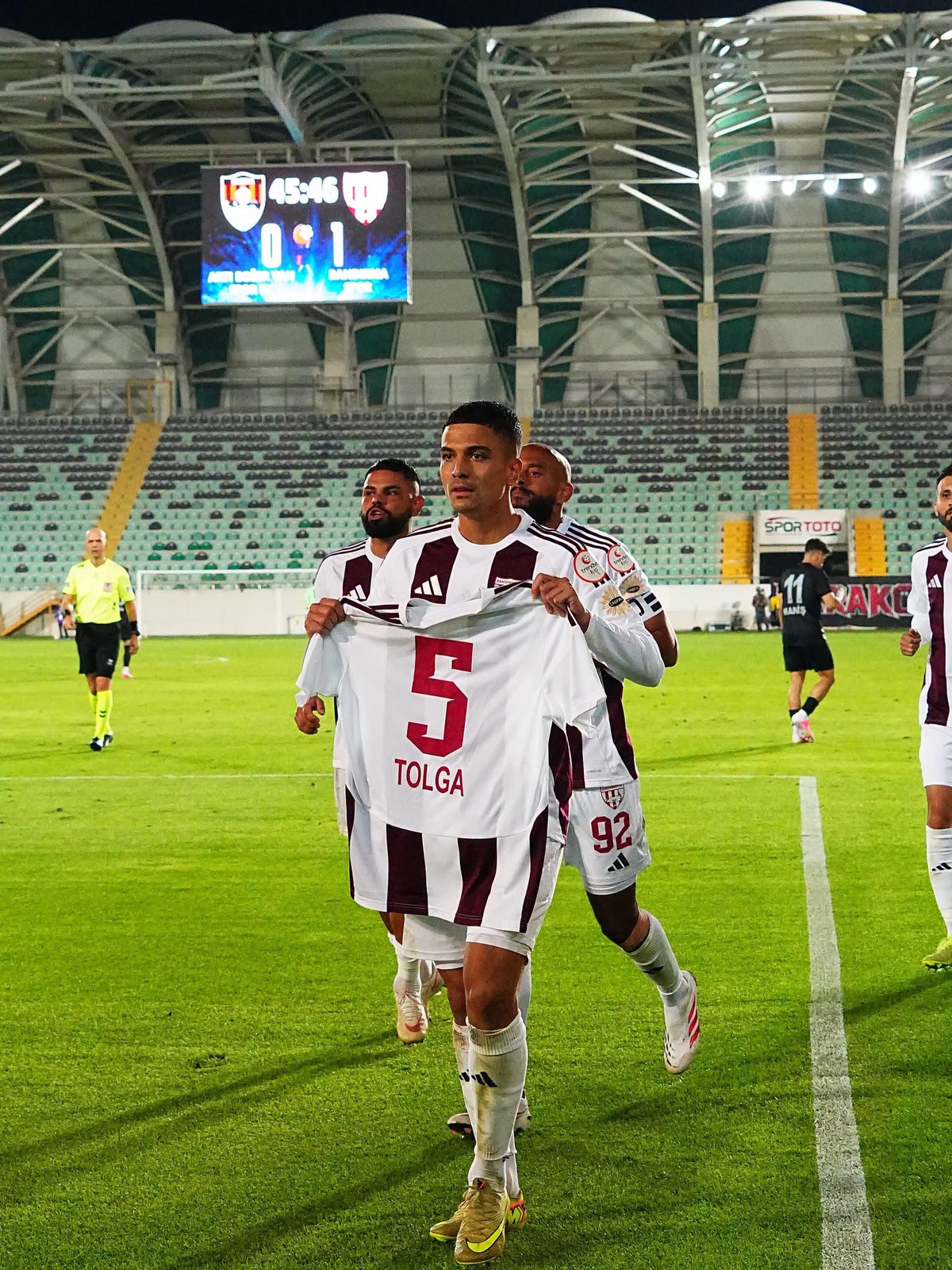 Van Spor FK, Bandırmaspor\'a 2-0 yenilirken Tolga Kalender anıldı