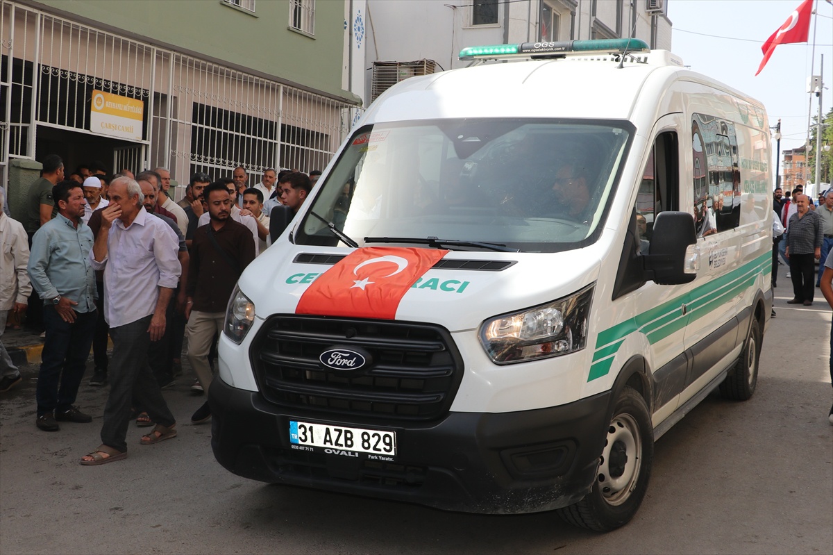 Girne\'de batan gemide ölen 12 yaşındaki çocuk Hatay\'da kardeşinin yanına defnedildi