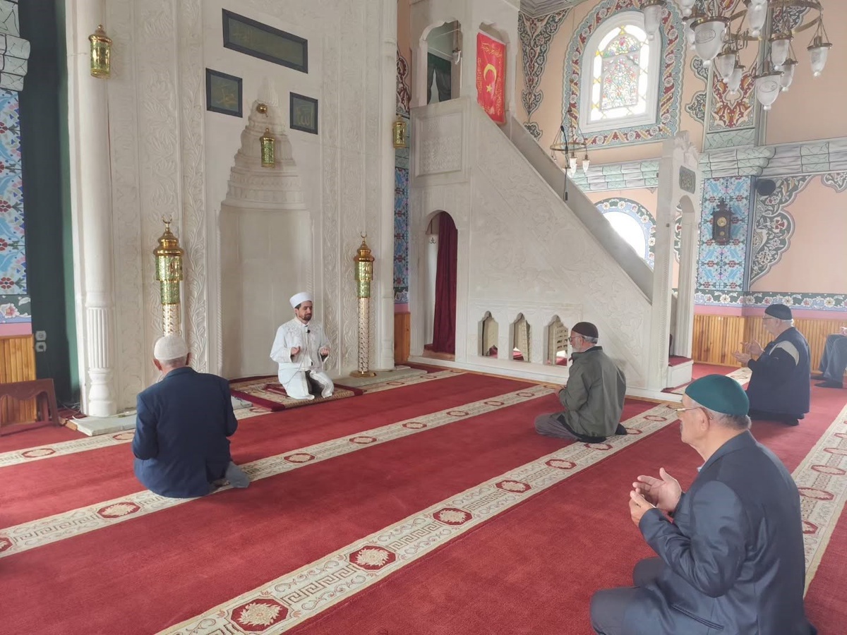Bayburt Aydıntepe\'de hatim programında duayı İlçe Müftüsü Yavuz Koyuncu yaptı