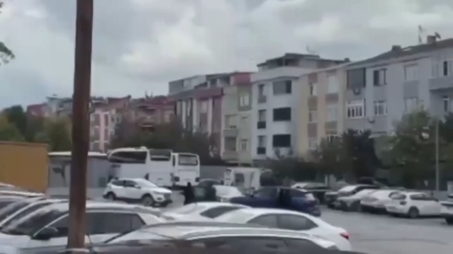 Bayrampaşa'da 3 kişiden 7 kilo altın gasbeden 12 şüpheli yakalandı
