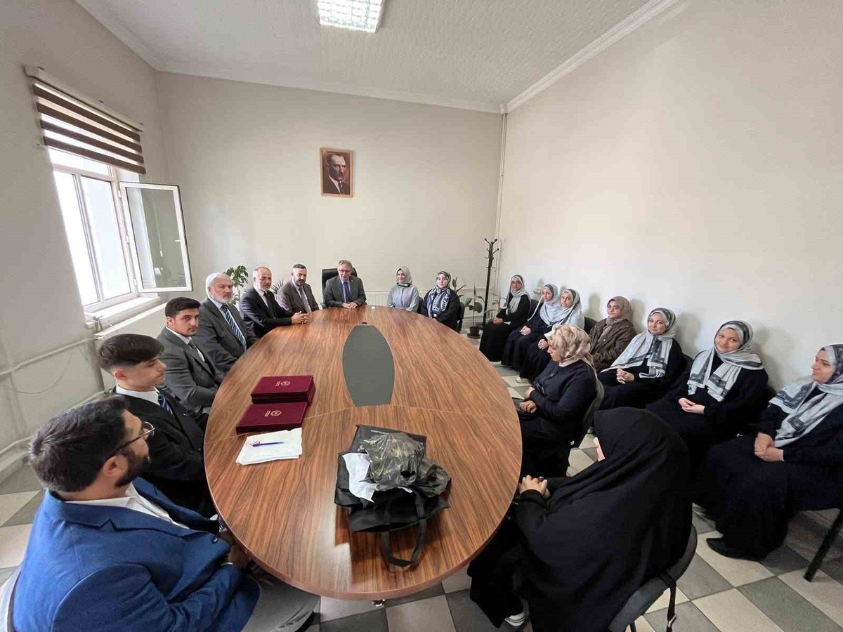 Bilecik Bozüyük\'te 10 öğrenci hafızlık eğitimini tamamlayıp icazetnamesini aldı