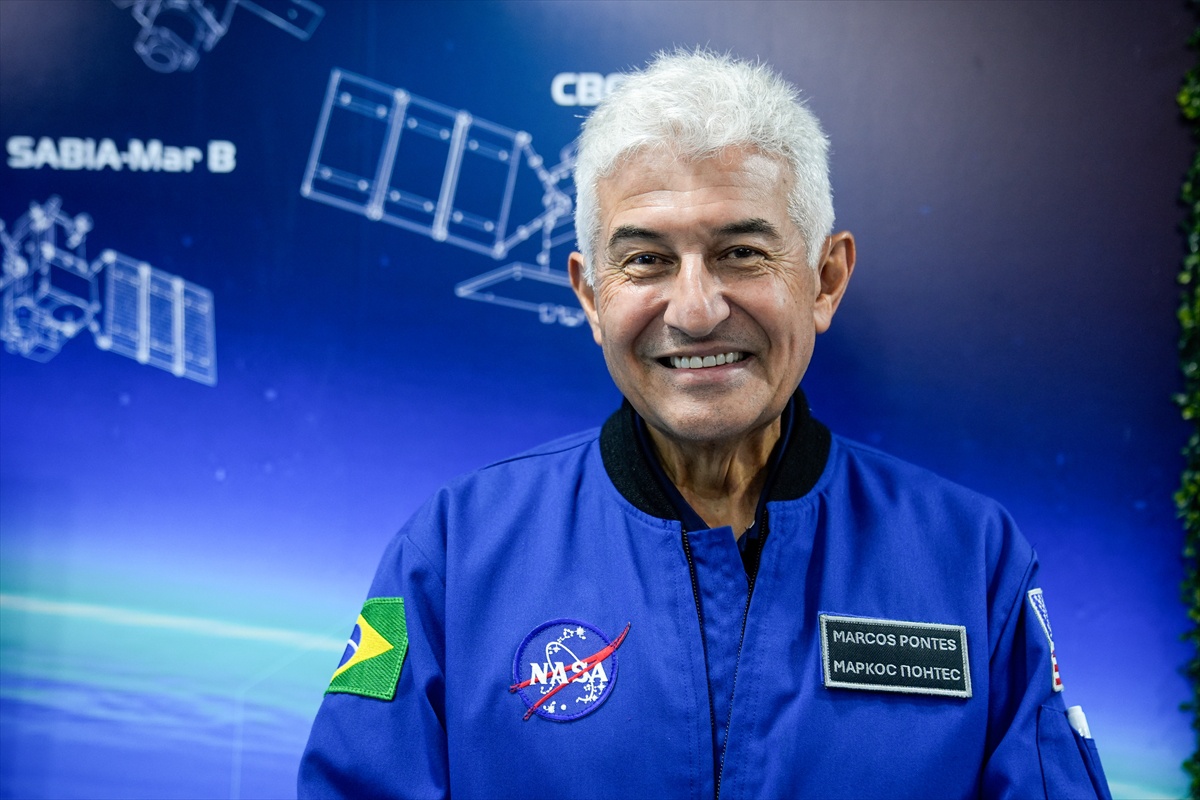 Brezilya\'nın ilk astronotu Pontes, Antalya\'da uzay anılarını gençlere anlattı