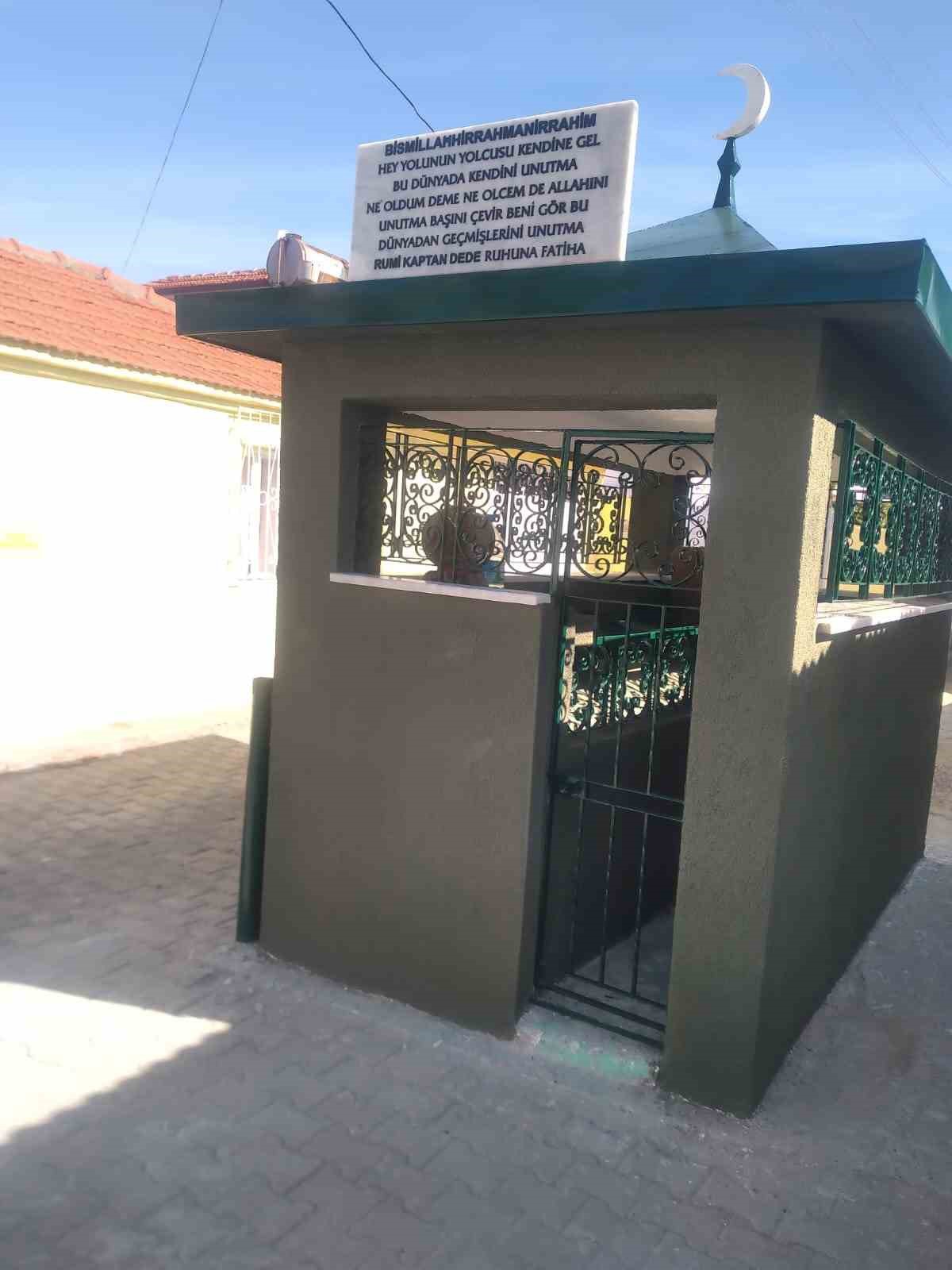 Burhaniye\'de Kaptan Dede Türbesi mahalle sakinlerinin imecesiyle yenilendi