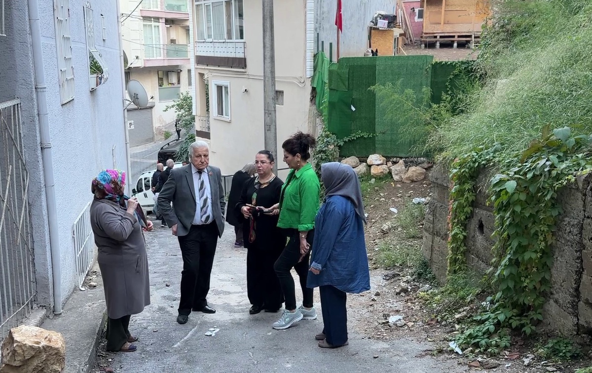 Bursa Yıldırım\'da köpek çiftliği nedeniyle mahalle sakinleri sokağa döküldü