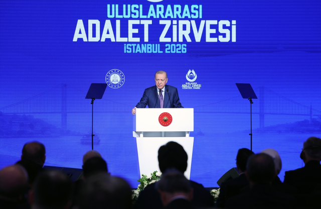 Cumhurbaşkanı Erdoğan'dan dünyaya sert mesaj: <a class='keyword-sd' href='/turkiye/' title='Türkiye'>Türkiye</a> gerekirse sıkıntı çeker ama sırtını dönmez